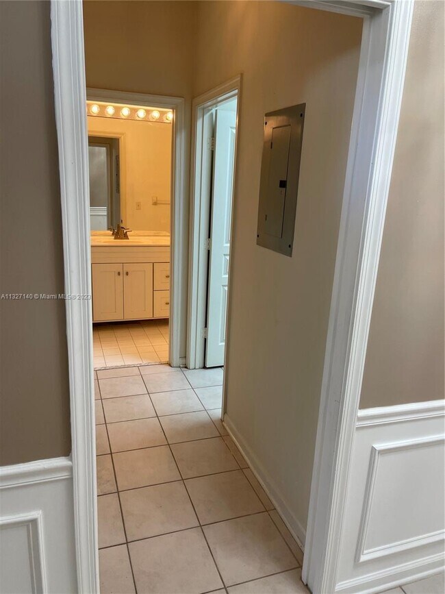 Building Photo - 5893 Plum Harbor Cir
