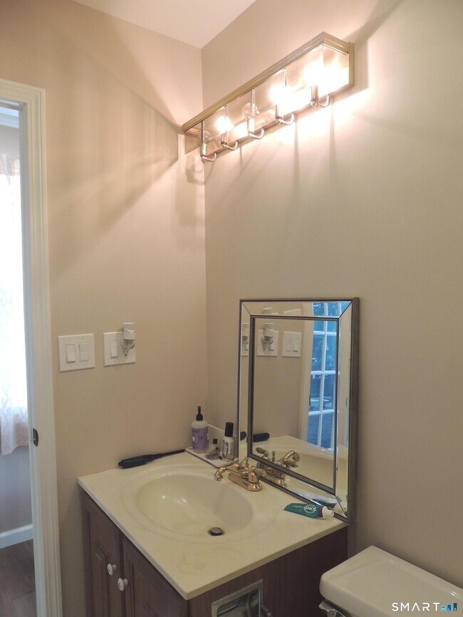 Building Photo - 124 S Montowese St