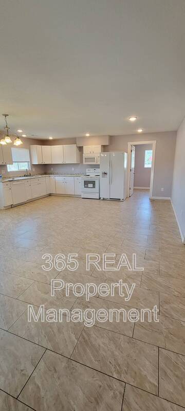 Building Photo - 3311-3311 11th Ave