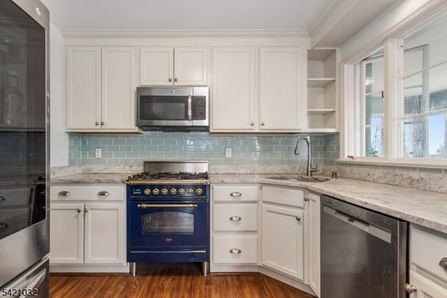 Building Photo - 145 Highview Terrace