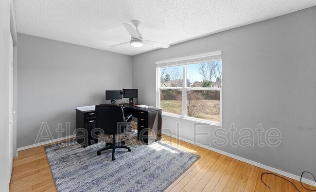 Building Photo - 12024 W Cross Dr