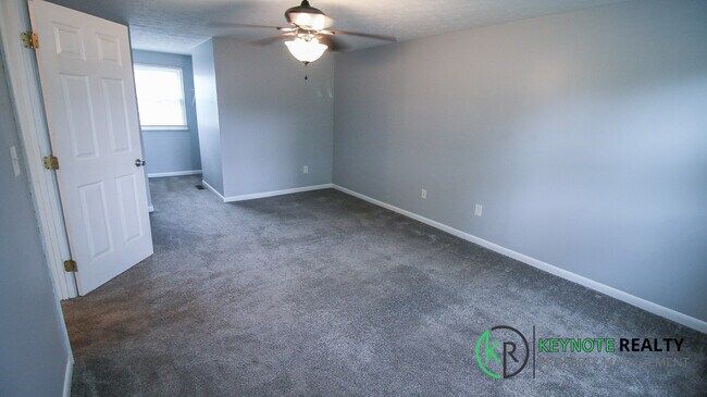 Building Photo - 6426 Silver Pheasant Ct