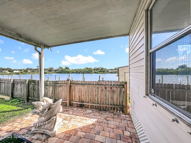 Building Photo - 425 Baker Rd