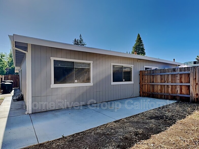Building Photo - 5903 Spring Glen Dr