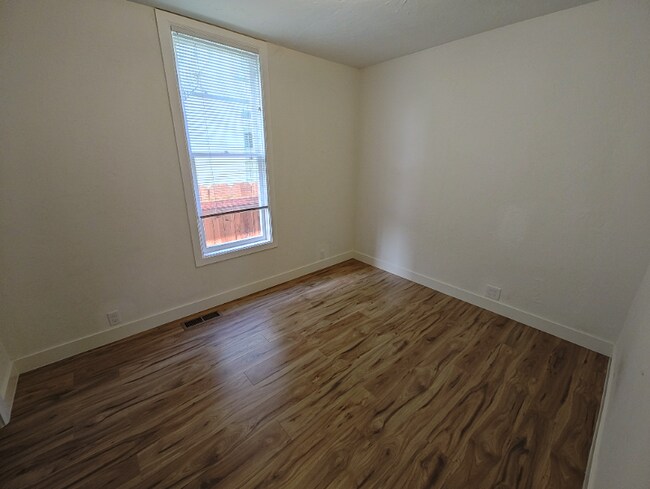 Building Photo - 1407 J St