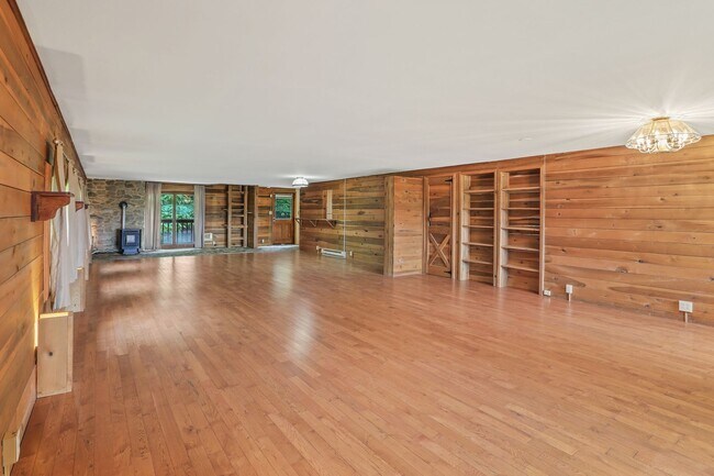 Building Photo - 9625 Hoffman Seachrist Road, Walkersville,...