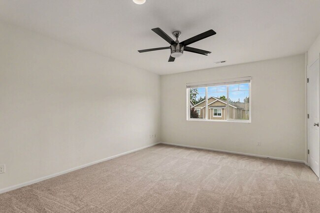 Building Photo - 3005 Eagle Loop NE