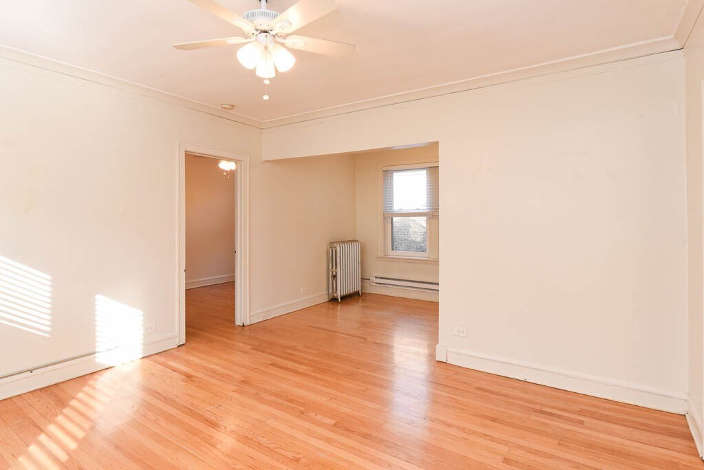 Building Photo - 1421 W Hutchinson St