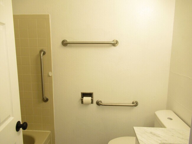 Building Photo - Adorable 1 bedroom with W/D