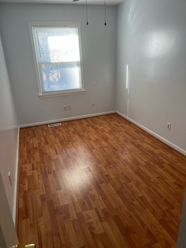 Building Photo - 1205 Tar Heel Ct