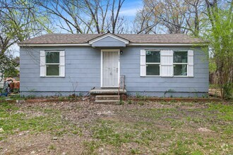 Building Photo - 2869 Greenwood Ave