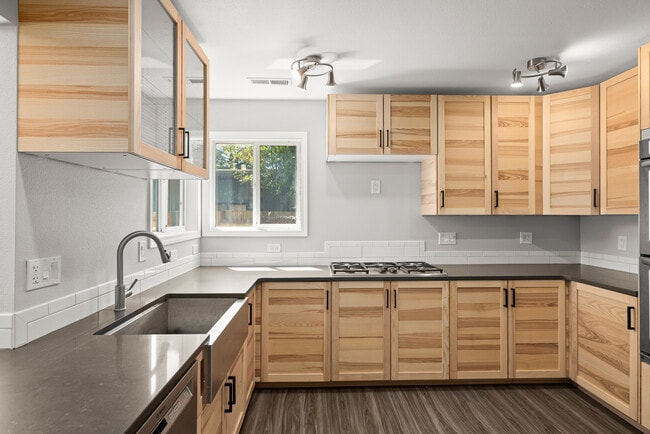 Building Photo - 215 SW 131st Ave