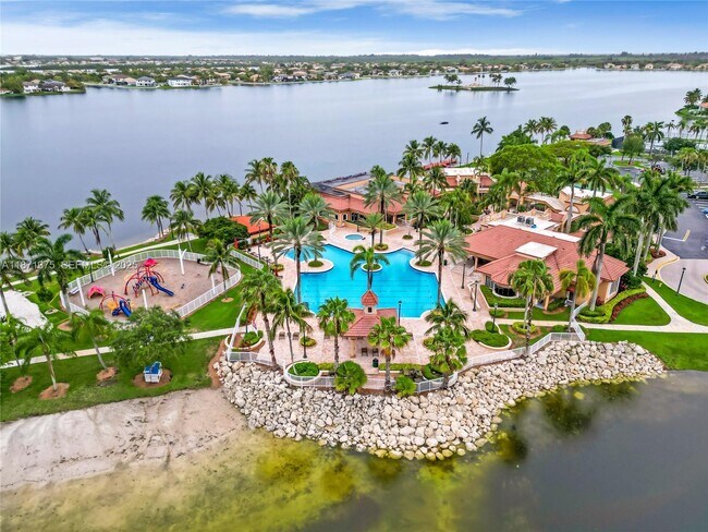 Building Photo - 5478 SW 189th Ave