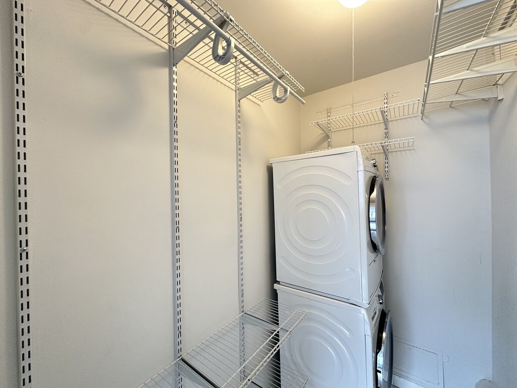 Building Photo - 1335 N Dearborn St