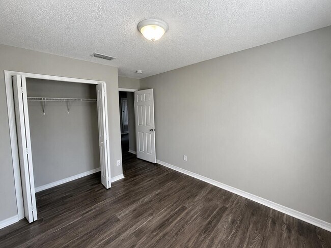 Building Photo - 124 Sandstone Trail