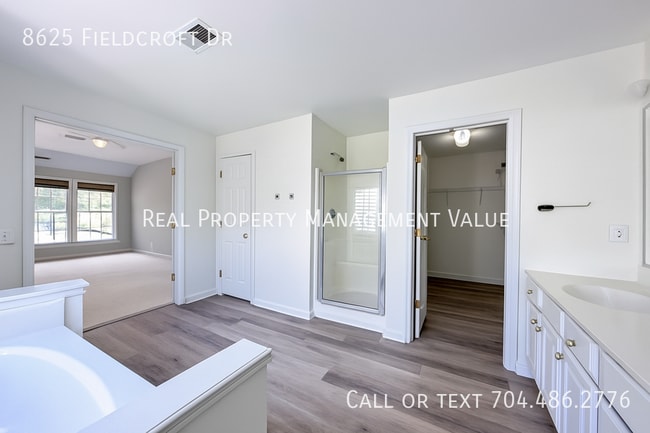 Building Photo - 8625 Fieldcroft Dr