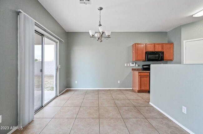 Building Photo - 7409 N Solano Dr