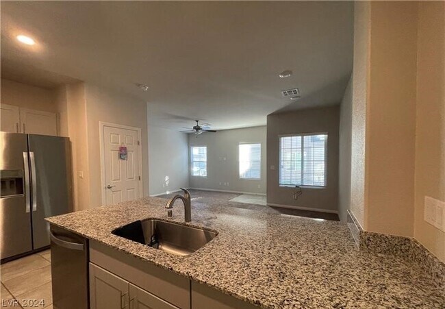 Building Photo - 7441 Sunray Point St