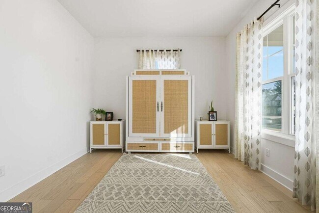 Building Photo - 415 Oakleigh Ave