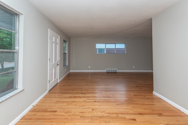 Building Photo - 1014 Romine Dr