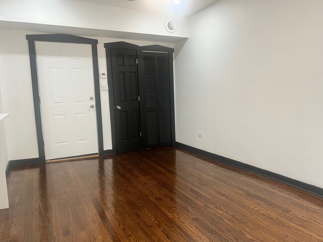 Building Photo - 7202 S Indiana Ave