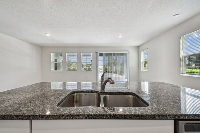 Building Photo - 7853 Oak Reflection Lp