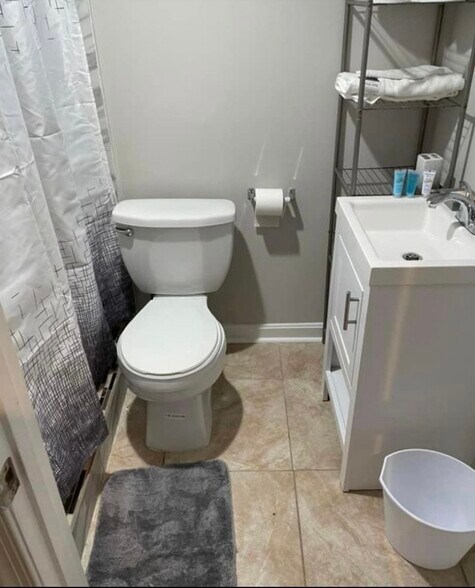 Building Photo - 4296 Southern Ave SE