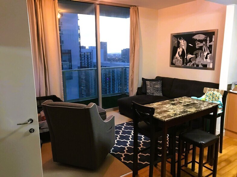 Building Photo - 300 S Biscayne Blvd
