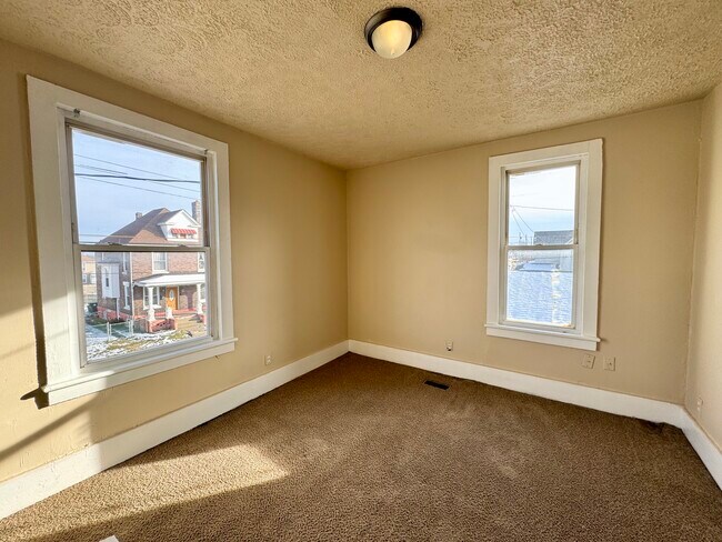 Building Photo - 641 Garfield Ave SW