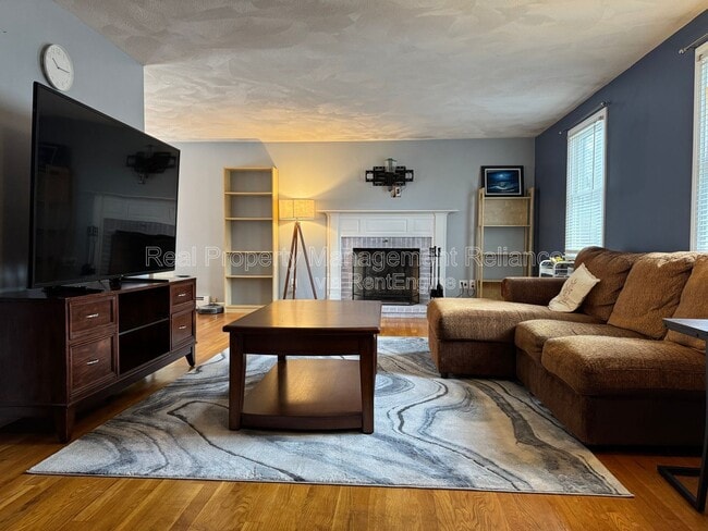 Building Photo - 14 Ravenna Ave