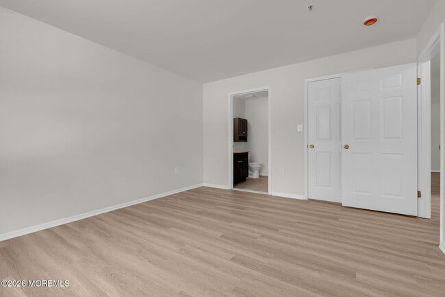 Building Photo - 12 High Pointe Way