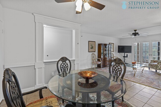 Building Photo - 1825 St Julian Pl