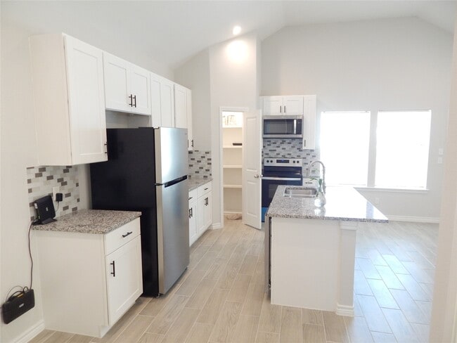 Building Photo - 230 Northlawn St