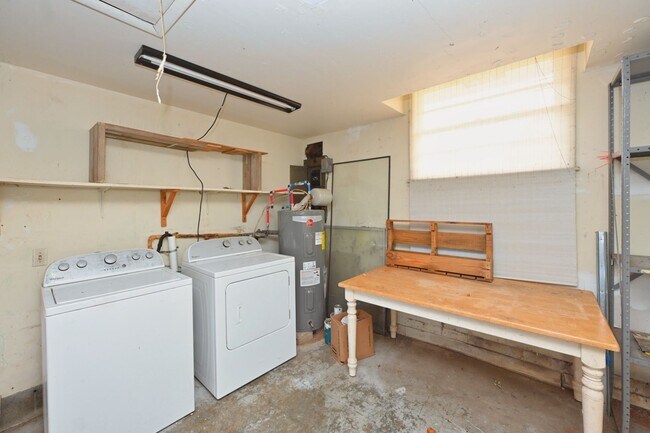 Building Photo - **WELL-LOVED AND WELL-MAINTAINED ONE-LEVEL CRIEVE HALL AREA HOME READY FOR YOU TO CALL HOME**