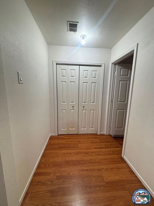Building Photo - 572 Lenrey Ave