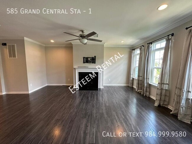 Building Photo - 585 Grand Central Sta