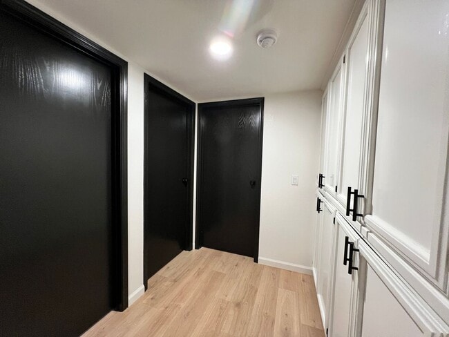 Building Photo - Beautiful 3-bedroom for rent- West Side