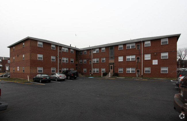 Mulberry Court Apartments - 4015 Devereaux Street