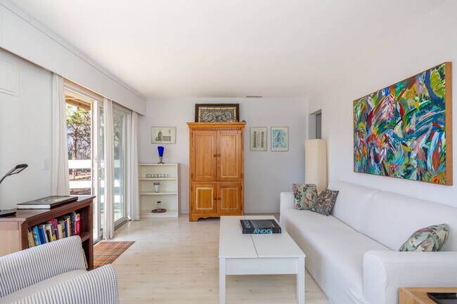 Building Photo - 20 Bay Inlet Rd