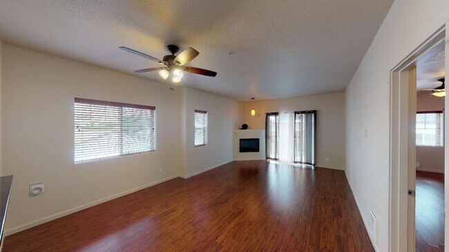 Building Photo - Perfect For Nursing Student - Beautiful Condo w/ Garage. Close To St. Vincents Hospital