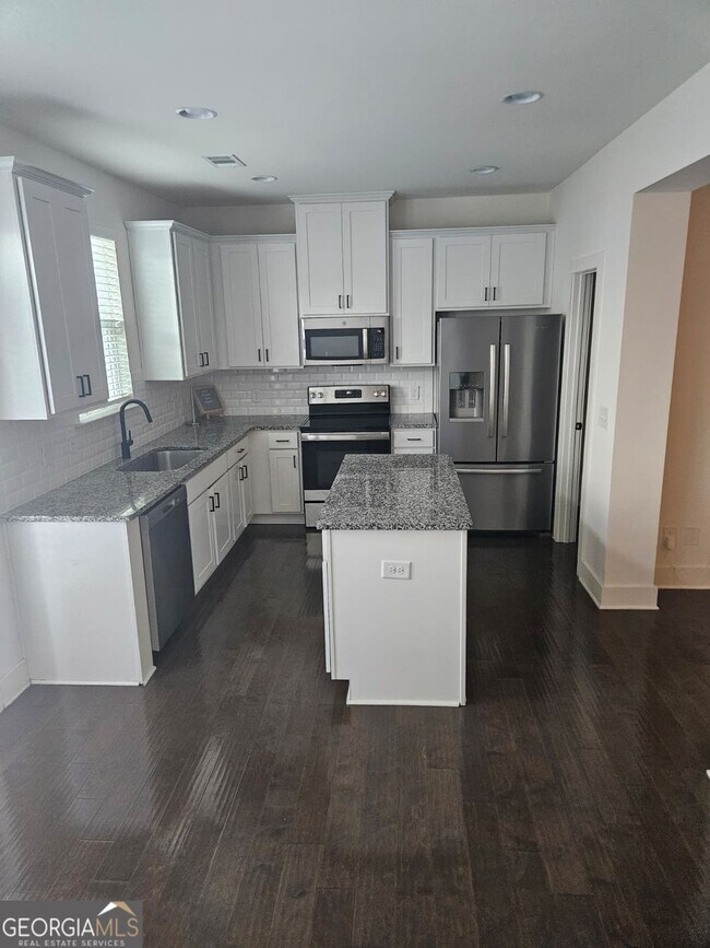 Building Photo - 56 Auburn Hls Dr
