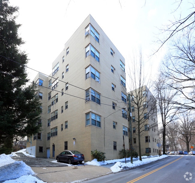 Building Photo - 3025 Ontario Rd NW