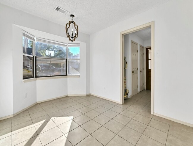 Building Photo - 3807 Winter Haven Dr
