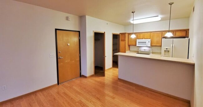 Building Photo - $1,450 | 2 Bedroom, 2 Bathroom Condo | Pets Negotiable | Available for August 1st, 2026 Move In!