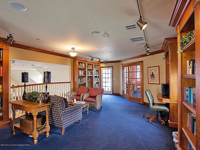 Building Photo - 5 Grant St