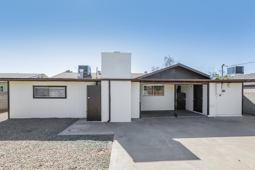 Building Photo - 1544 E Clover