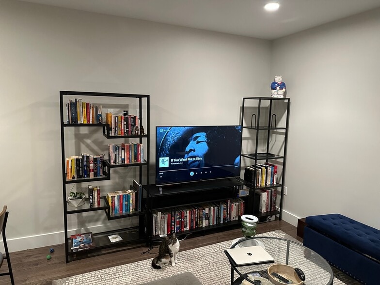 Building Photo - 430 McGrath Hwy