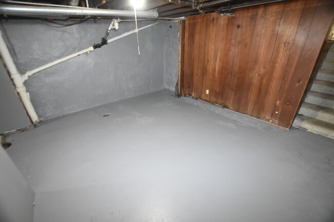 Building Photo - 451 Marion Ave