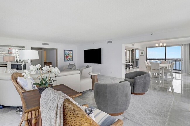 Building Photo - 5380 N Ocean Dr