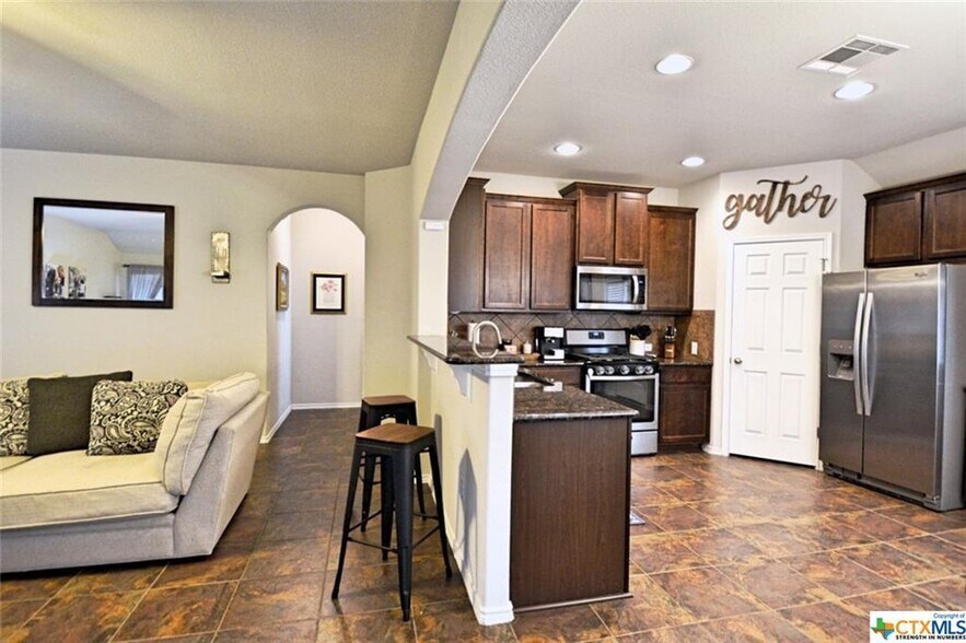 Building Photo - 362 Limerick Rd